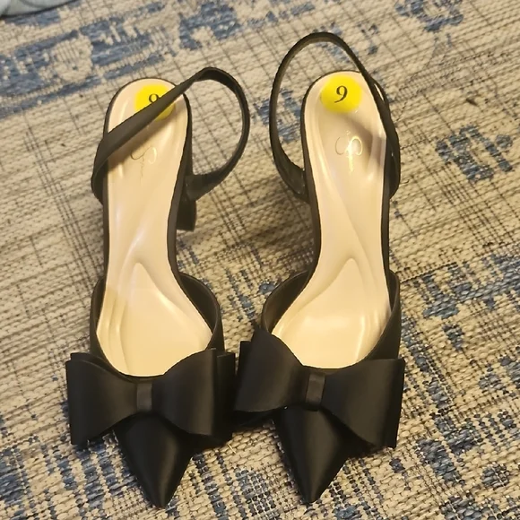 Jessica Simpson Black Slingback Heels with Bow Detail - Picture 2 of 6